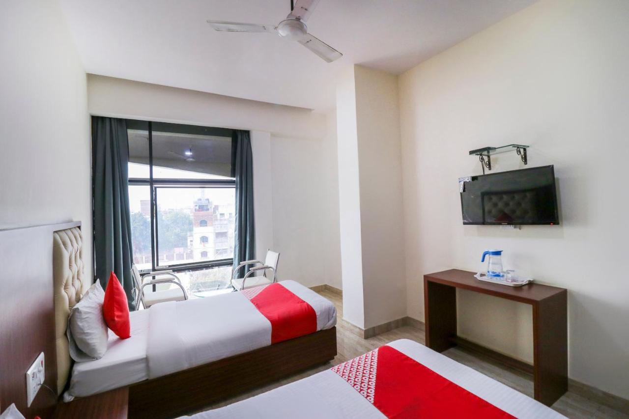 Oyo Flagship 69860 Mastana Palace Hotell Varanasi Exteriör bild