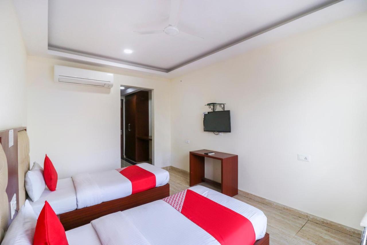 Oyo Flagship 69860 Mastana Palace Hotell Varanasi Exteriör bild