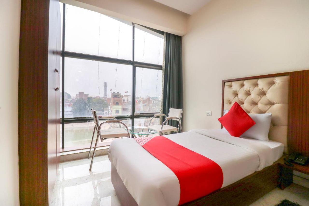 Oyo Flagship 69860 Mastana Palace Hotell Varanasi Exteriör bild