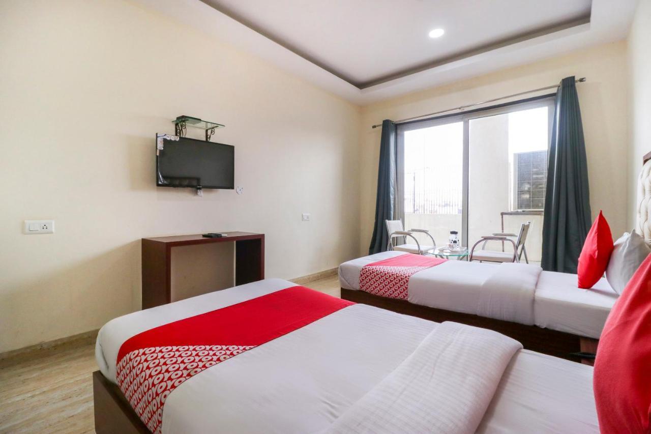 Oyo Flagship 69860 Mastana Palace Hotell Varanasi Exteriör bild