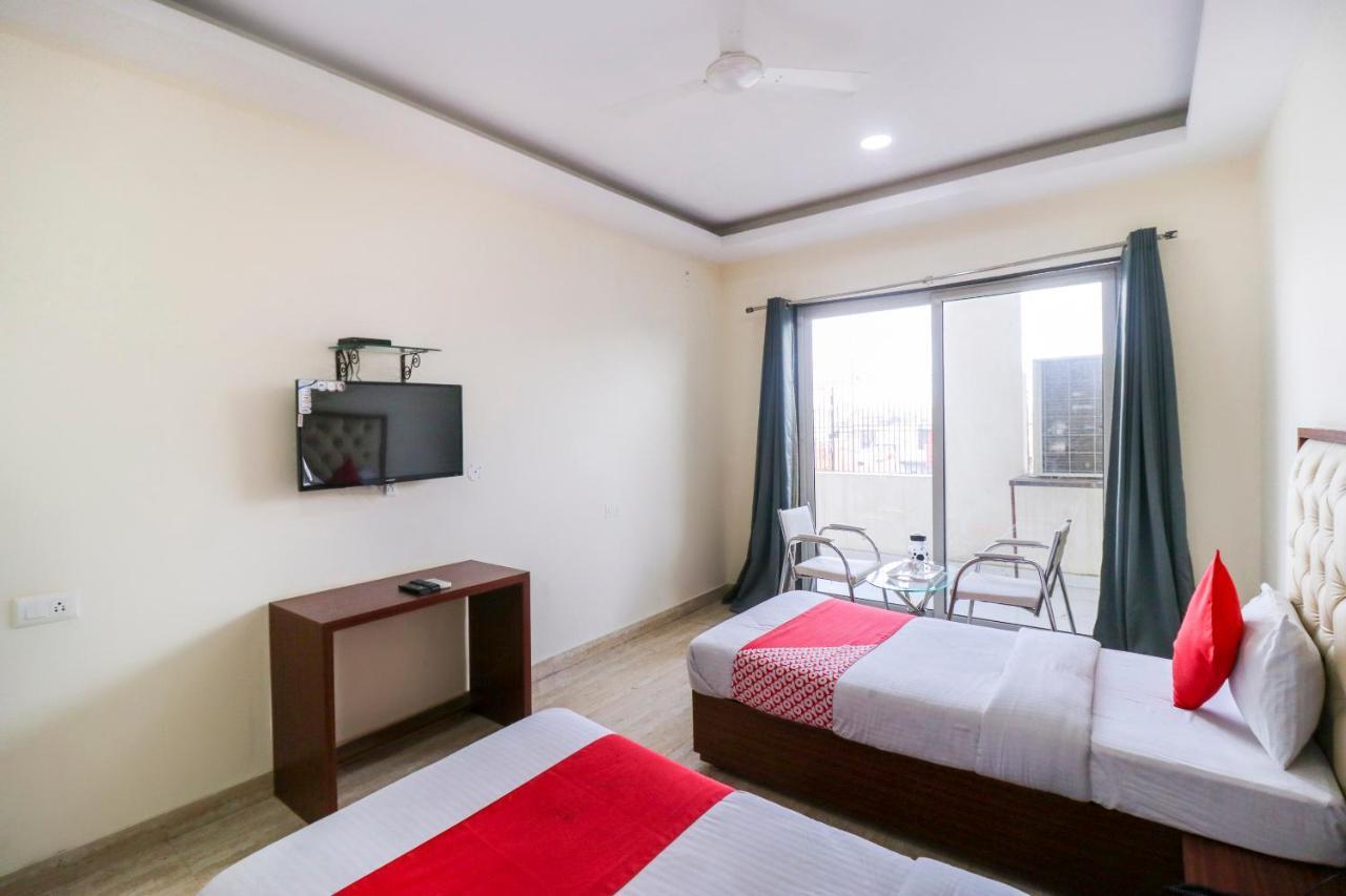 Oyo Flagship 69860 Mastana Palace Hotell Varanasi Exteriör bild