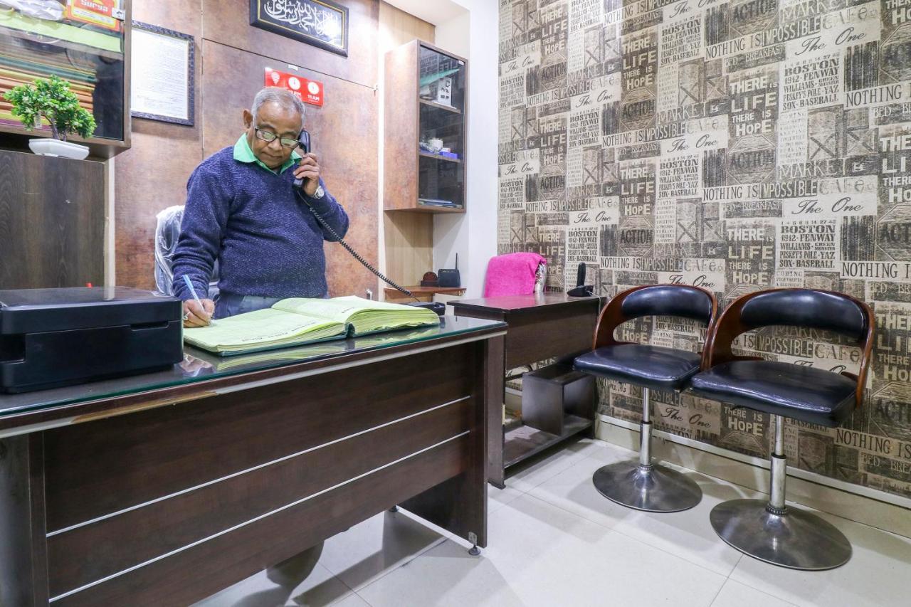 Oyo Flagship 69860 Mastana Palace Hotell Varanasi Exteriör bild