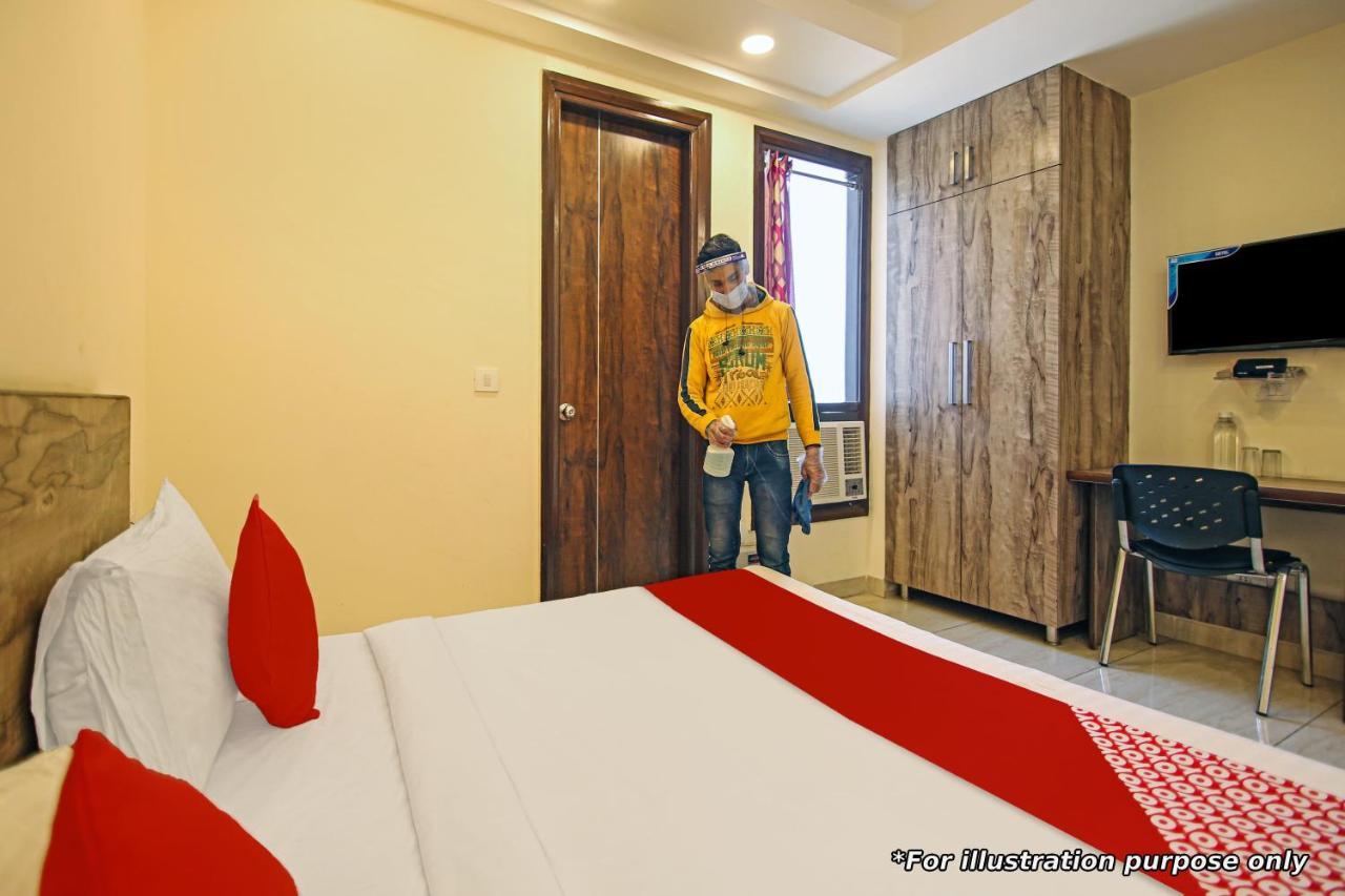 Oyo Flagship 69860 Mastana Palace Hotell Varanasi Exteriör bild