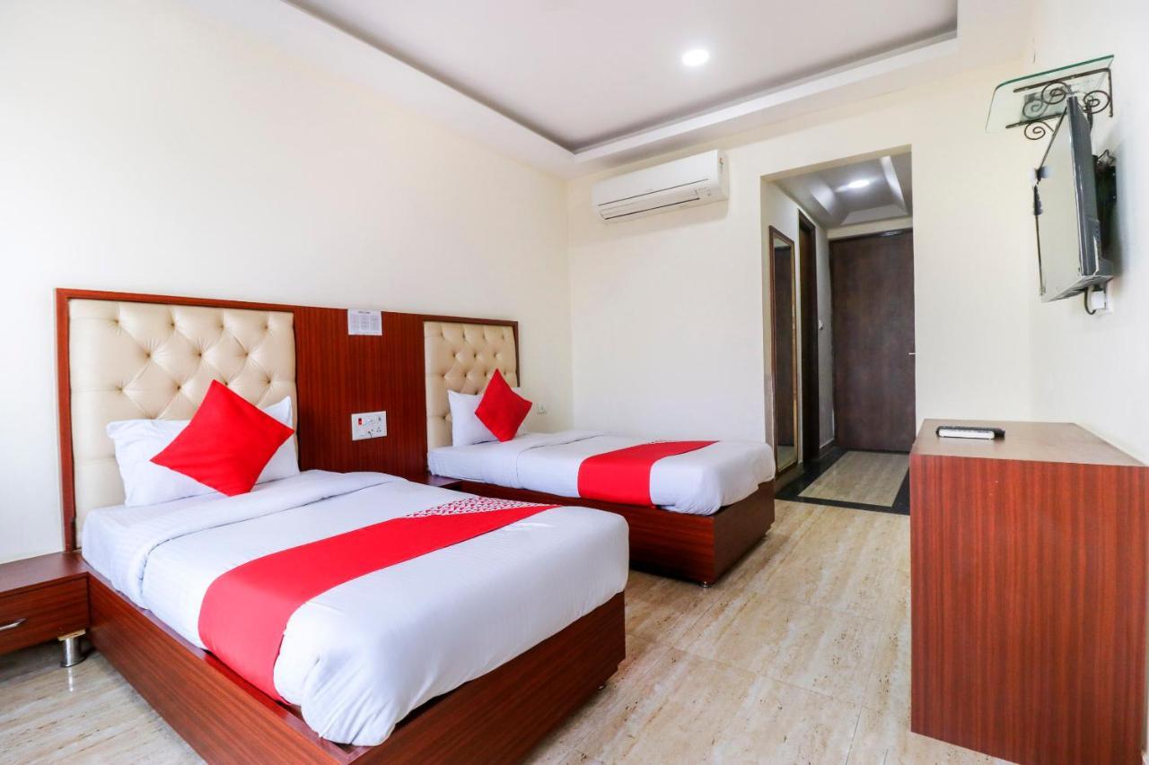 Oyo Flagship 69860 Mastana Palace Hotell Varanasi Exteriör bild
