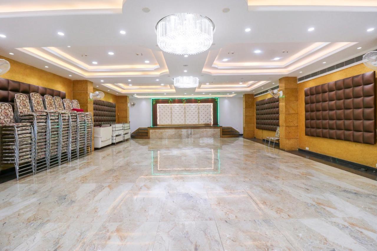 Oyo Flagship 69860 Mastana Palace Hotell Varanasi Exteriör bild