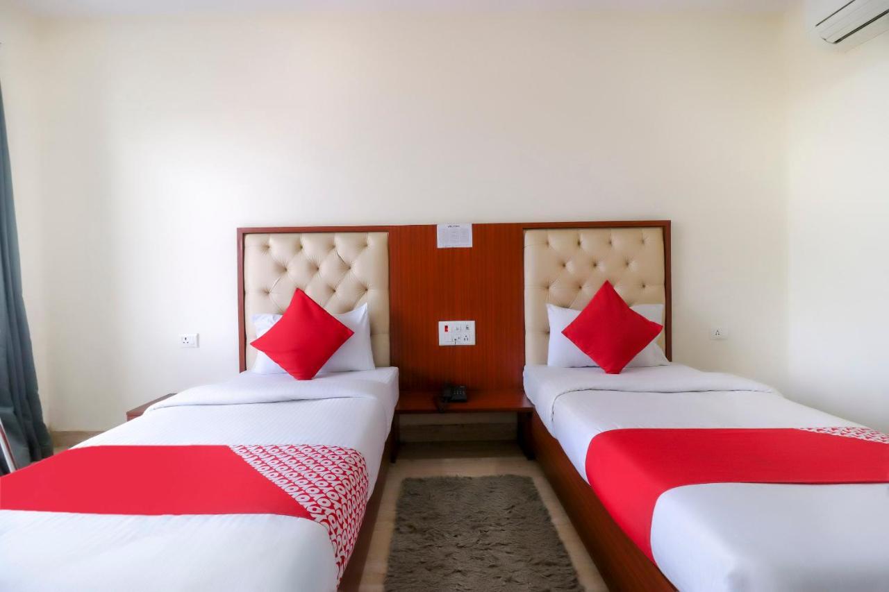 Oyo Flagship 69860 Mastana Palace Hotell Varanasi Exteriör bild
