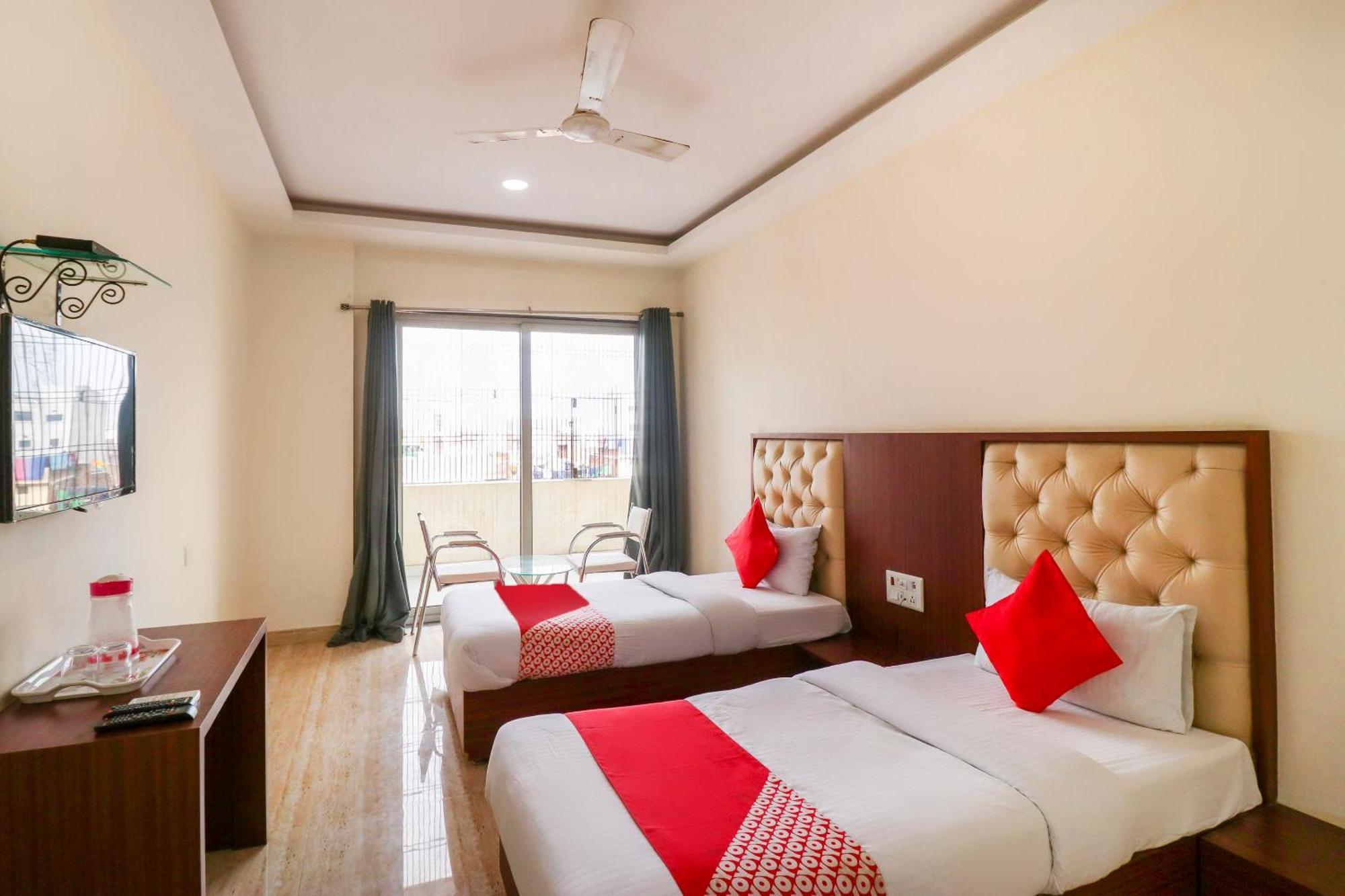 Oyo Flagship 69860 Mastana Palace Hotell Varanasi Exteriör bild