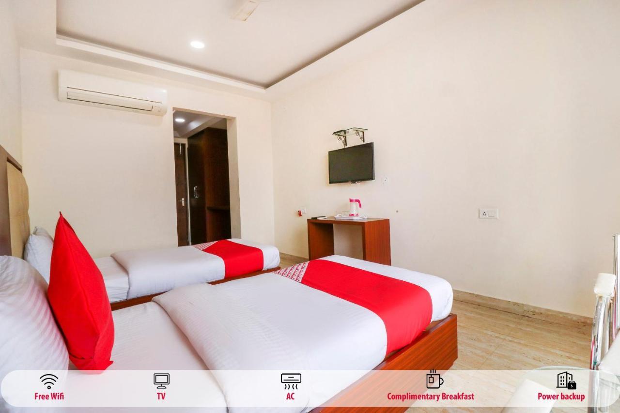 Oyo Flagship 69860 Mastana Palace Hotell Varanasi Exteriör bild